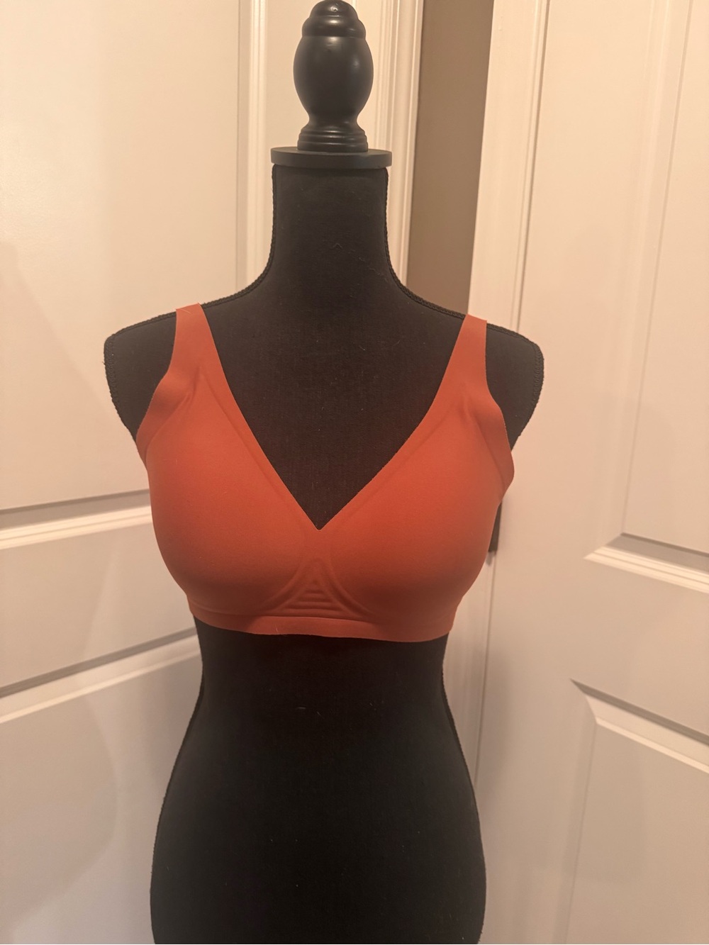 Seamless V‑Neck Wireless Bra in Rust Orange